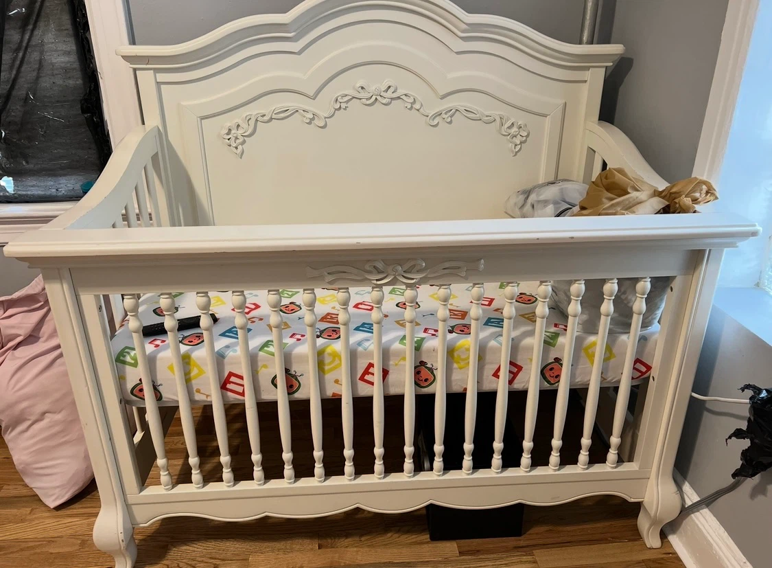 White Baby convertible Crib