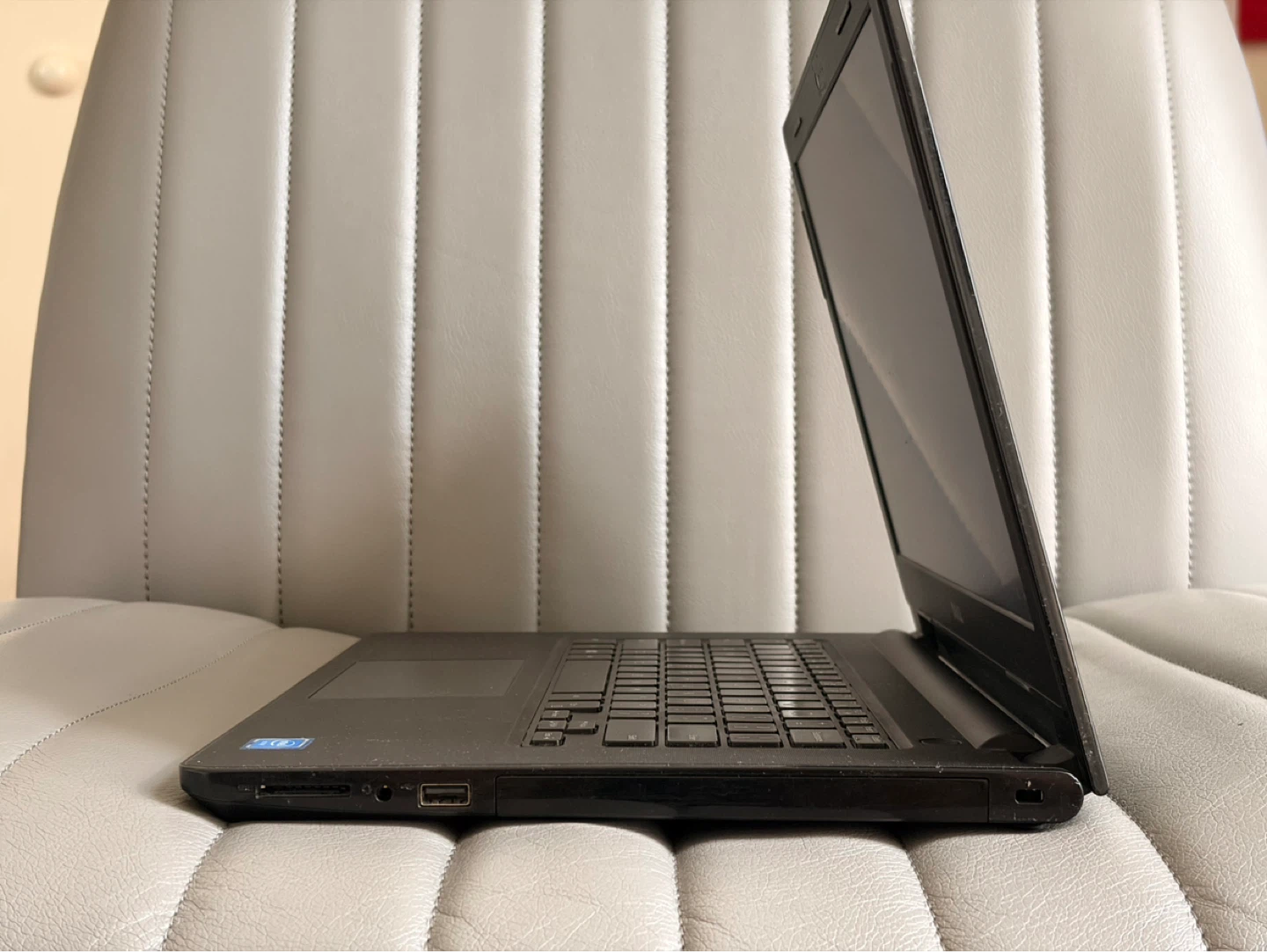Dell Inspiron 14-3473 Laptop — Intel / SSD / Good battery - photo 3