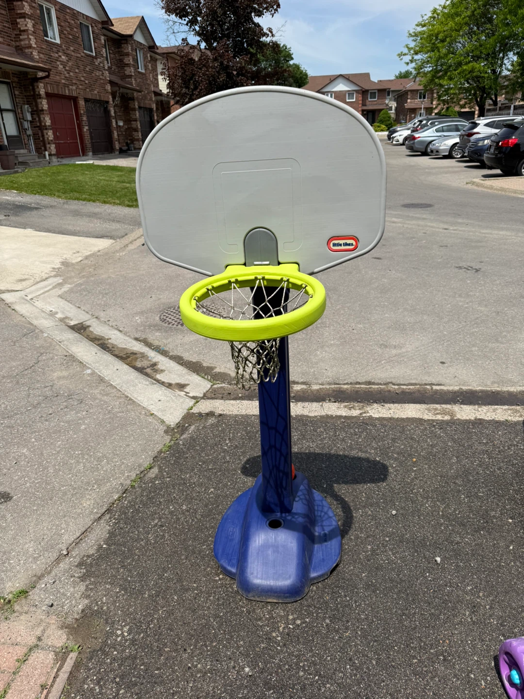 Little Tikes Adjustable Basketball Hoop