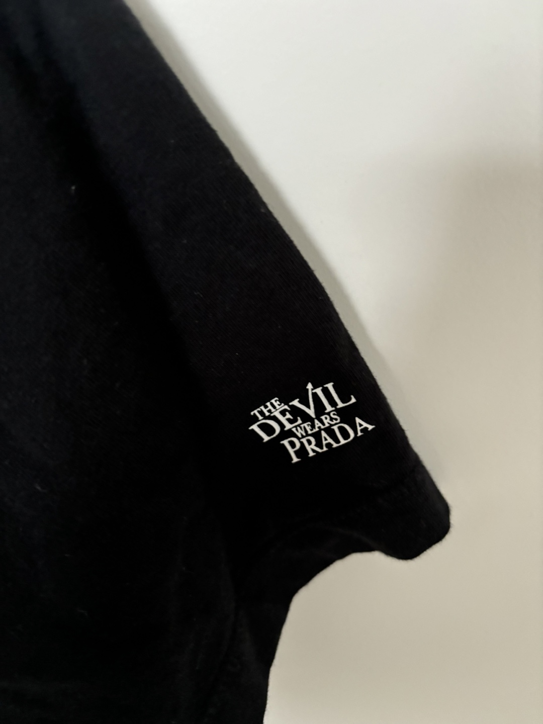 UNIQLO Graphic T-Shirt - photo 2