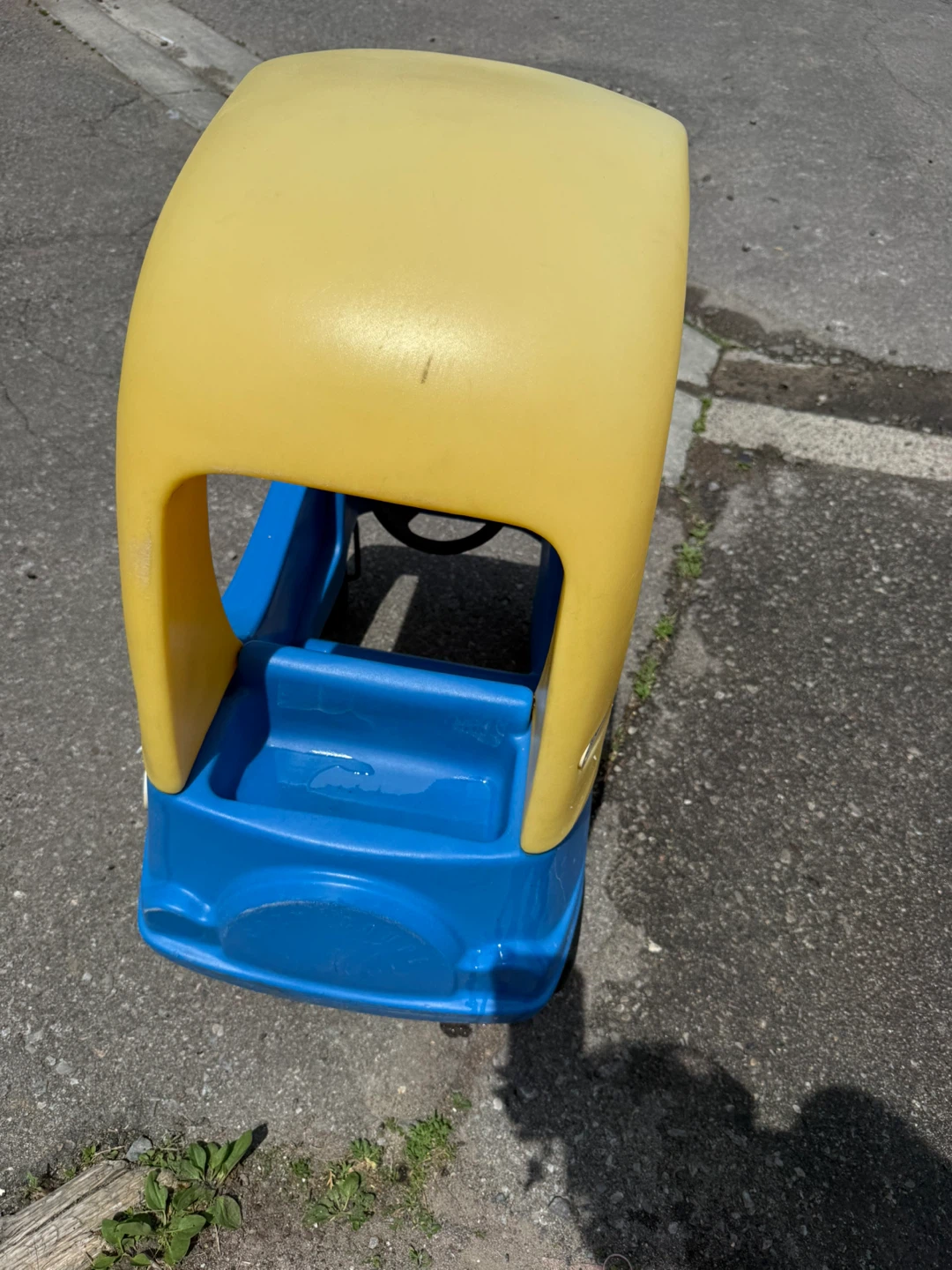 Little Tikes Cozy Coupe Ride-On Toy Car - photo 5
