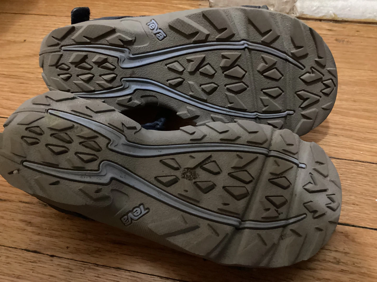 Teva Sport Sandals size 4 big kids (fit like 6 women) - photo 2