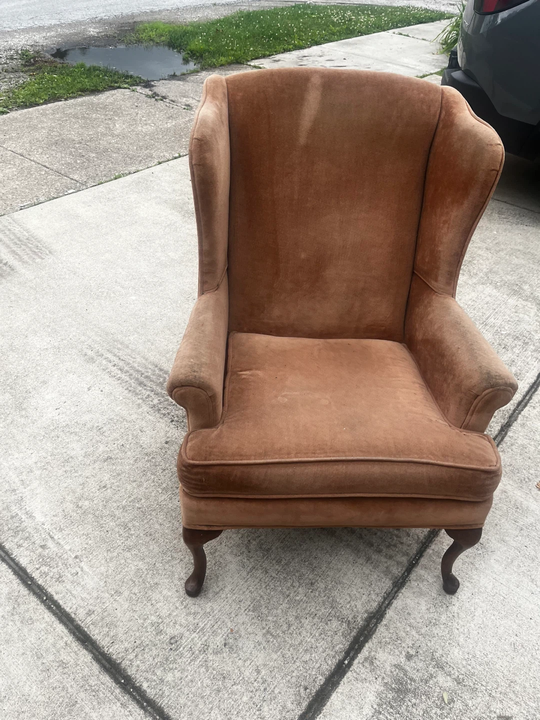 Brown Wingback Armchair - photo 3