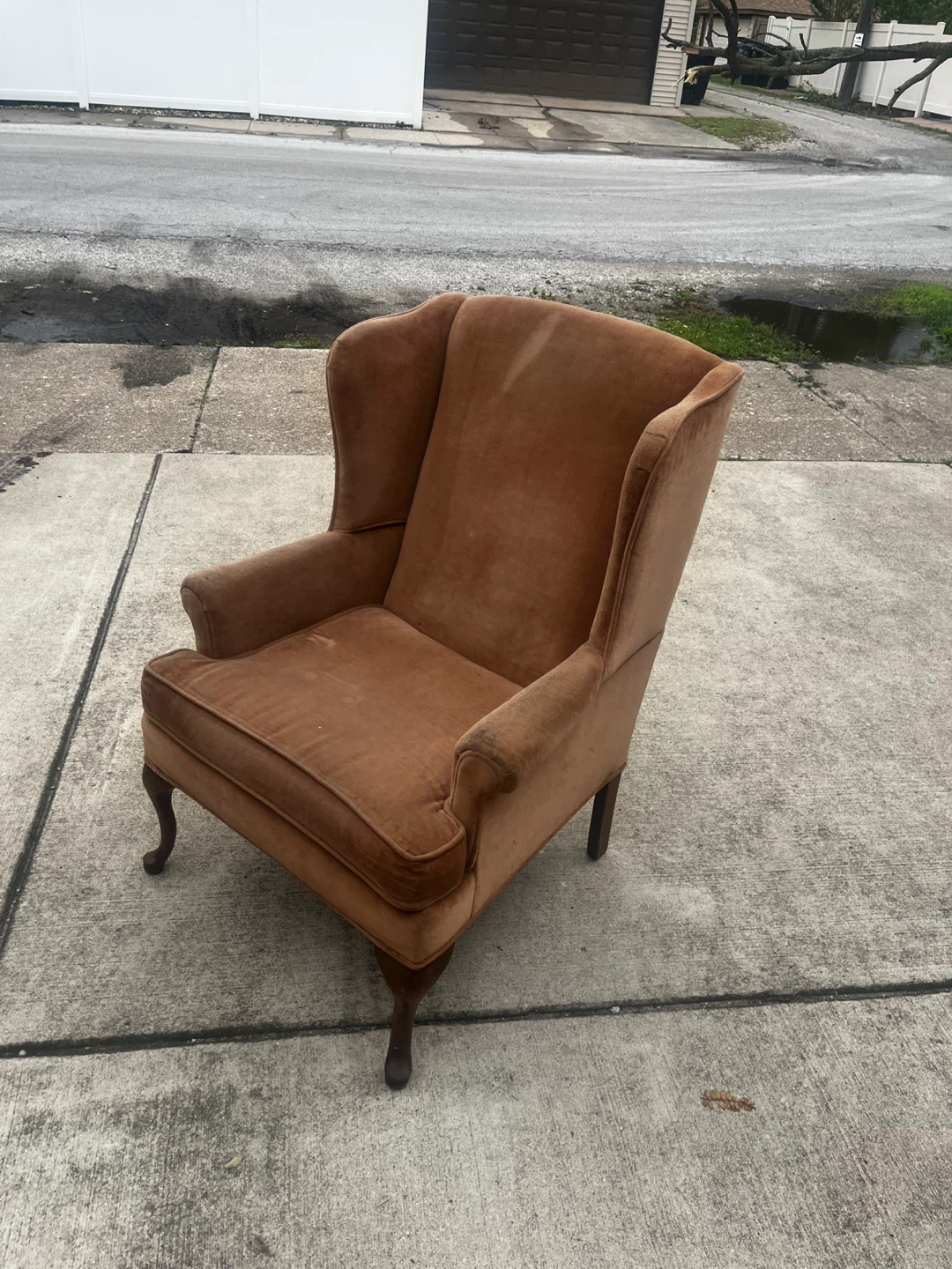 Brown Wingback Armchair - photo 2