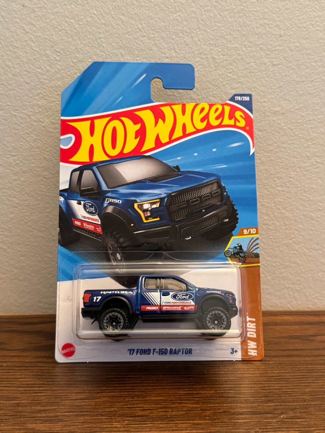 Hot Wheels '17 Ford F-150 Raptor Toy Car