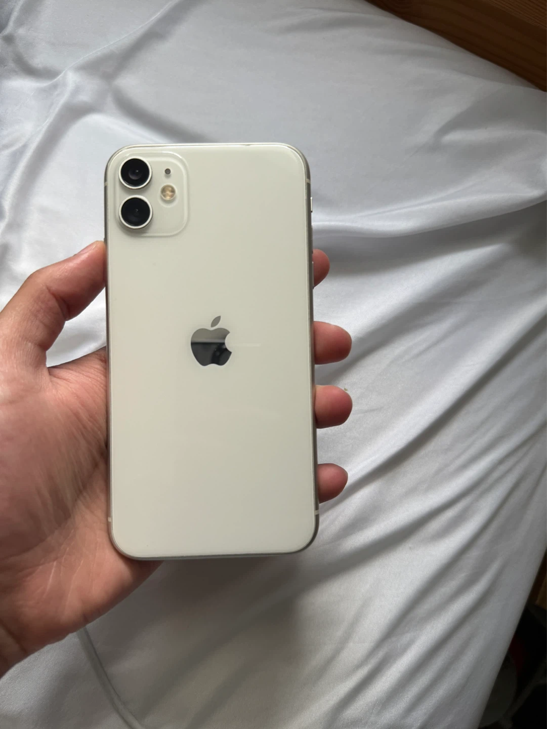 Apple iPhone 11 - photo 3