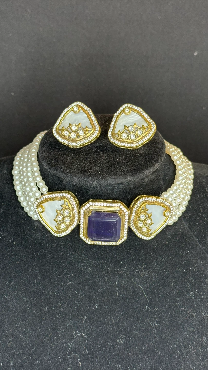 Dark blue doublet choker set