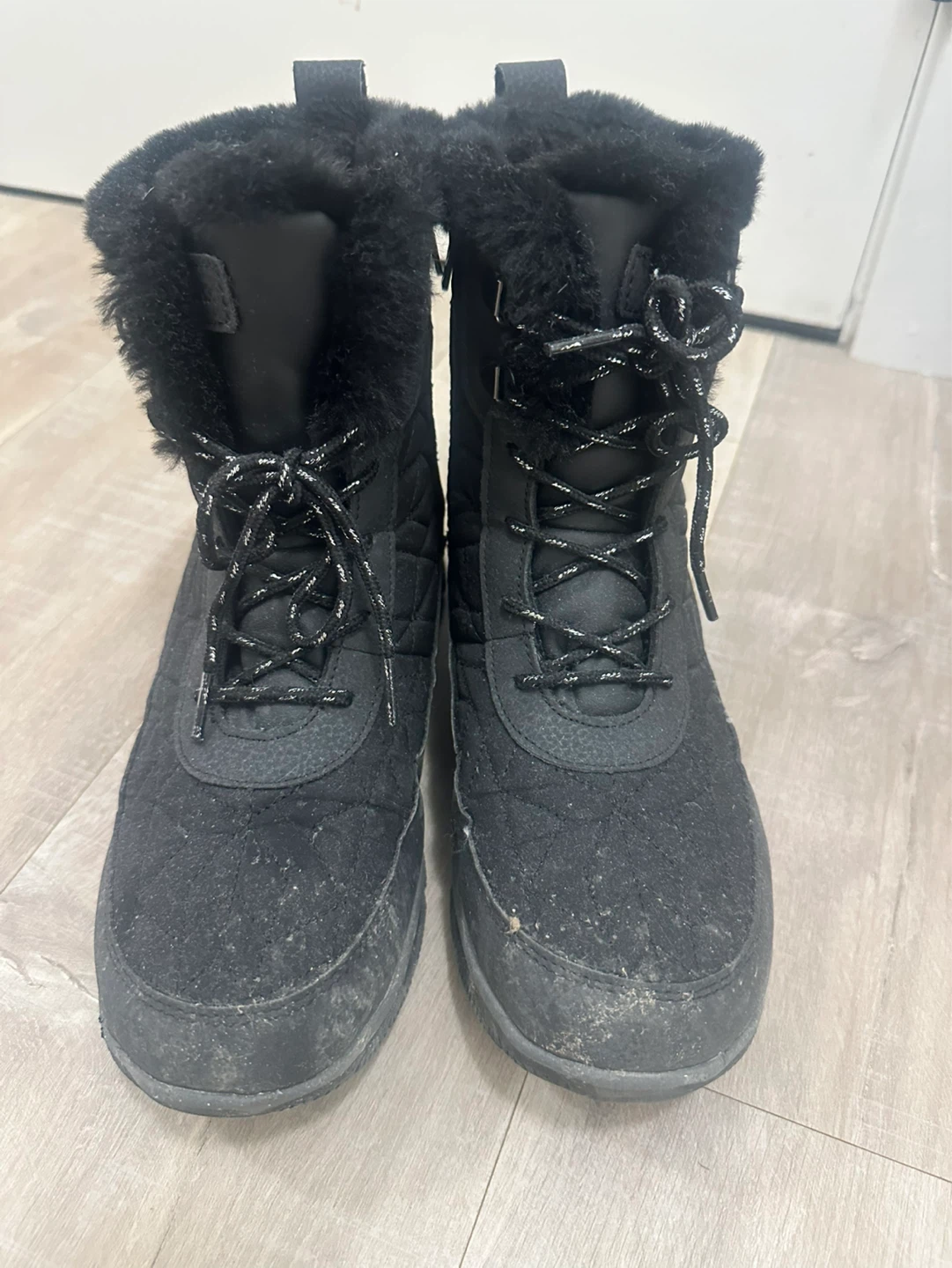 Black Quilted Winter Boots with Fur Lining