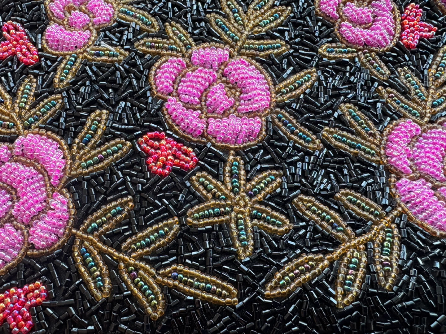 Beautiful Vintage hand Beaded Floral Handbag - photo 4