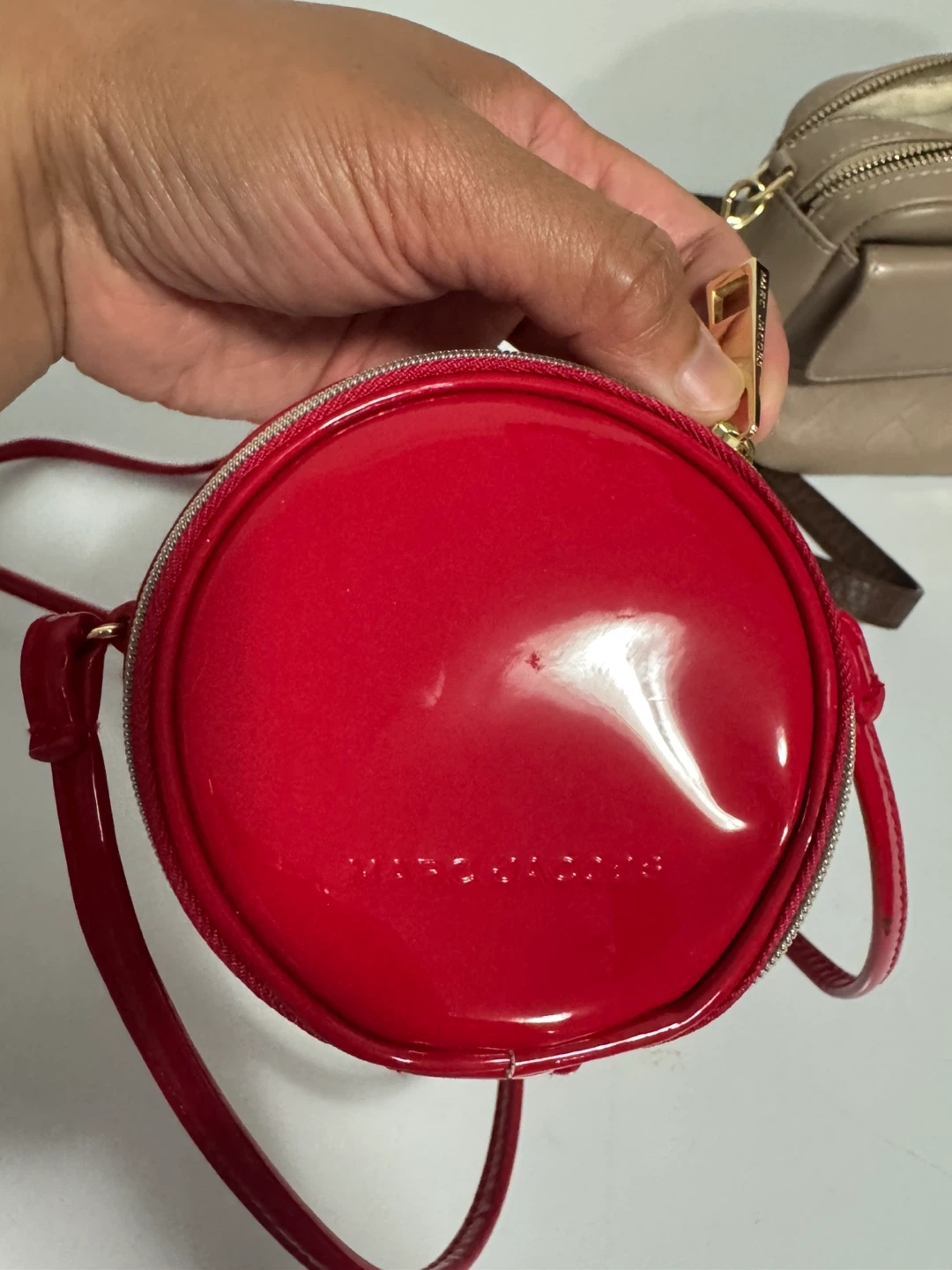 Marc Jacobs Red Patent Leather Round Crossbody Bag - photo 2