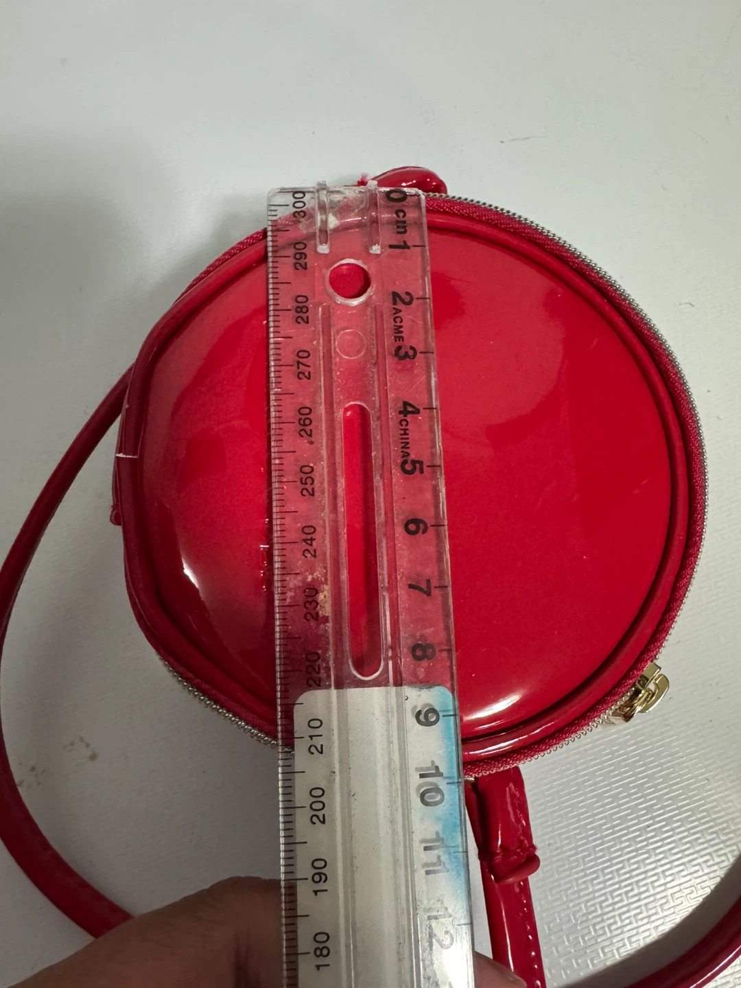 Marc Jacobs Red Patent Leather Round Crossbody Bag - photo 3