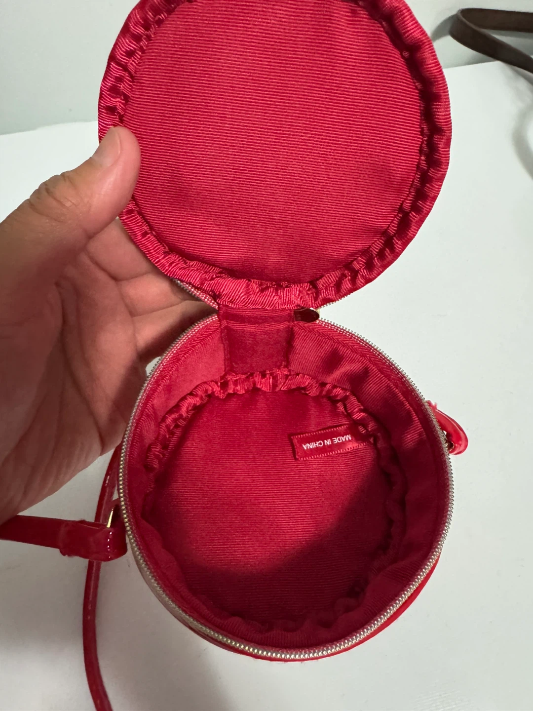 Marc Jacobs Red Patent Leather Round Crossbody Bag - photo 4
