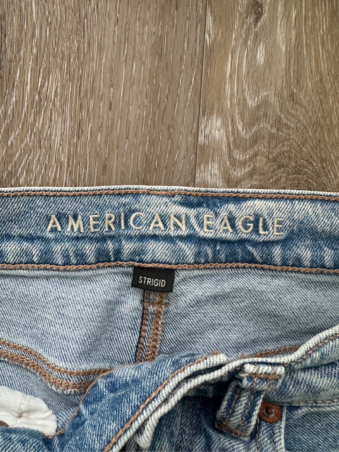 American Eagle Distressed Light Wash Jeans - photo 2