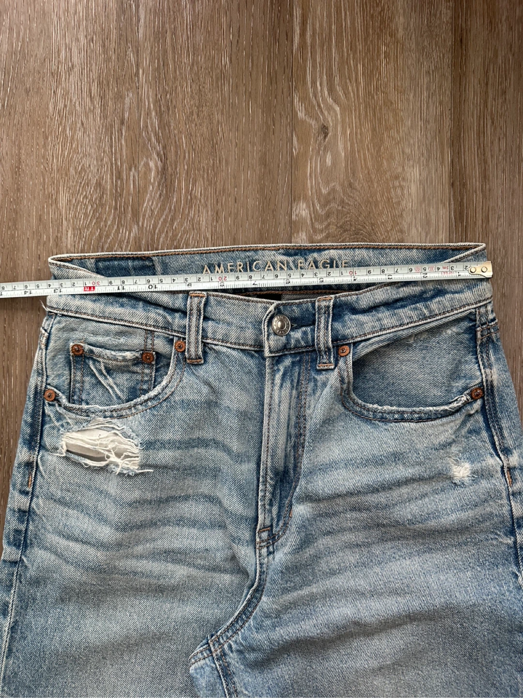 American Eagle Distressed Light Wash Jeans - photo 4