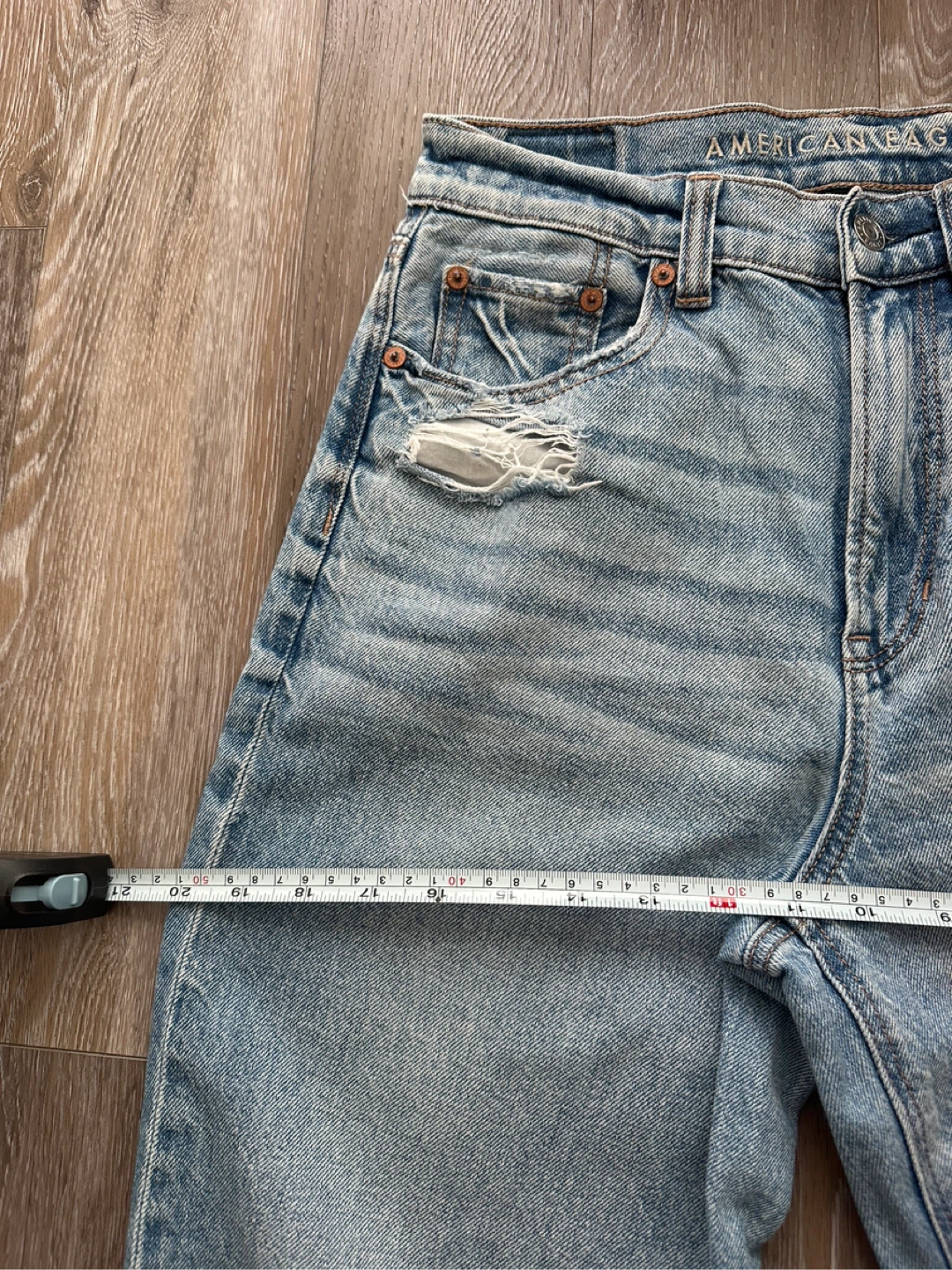 American Eagle Distressed Light Wash Jeans - photo 5