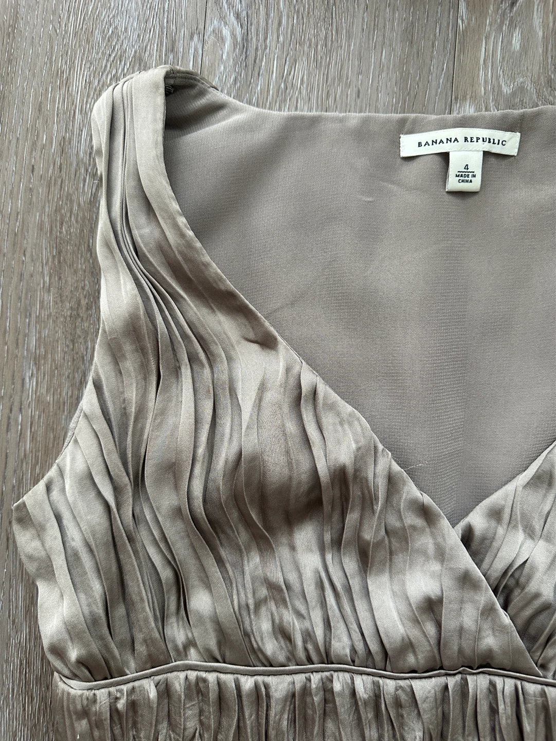 Banana Republic Pleated Dress Size 4 - photo 3
