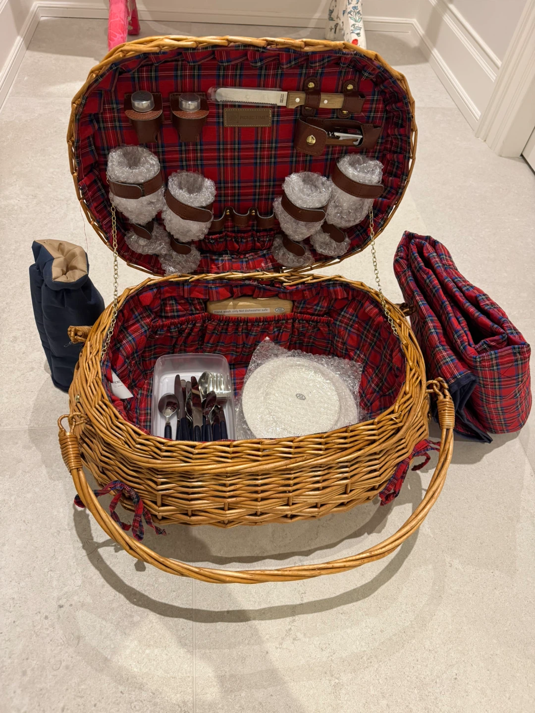 Wicker Picnic Basket with Tartan Lining - photo 3
