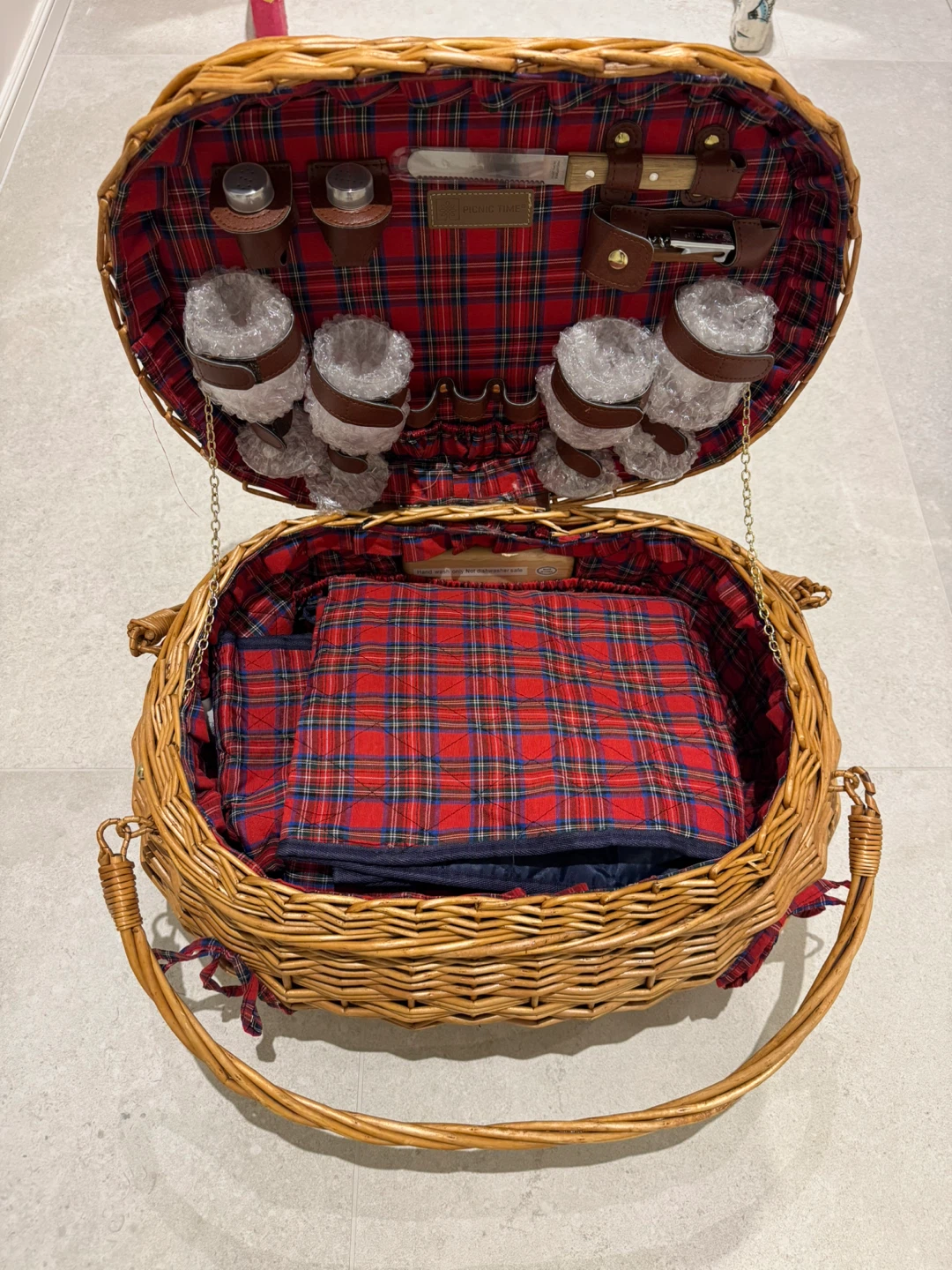 Wicker Picnic Basket with Tartan Lining - photo 2
