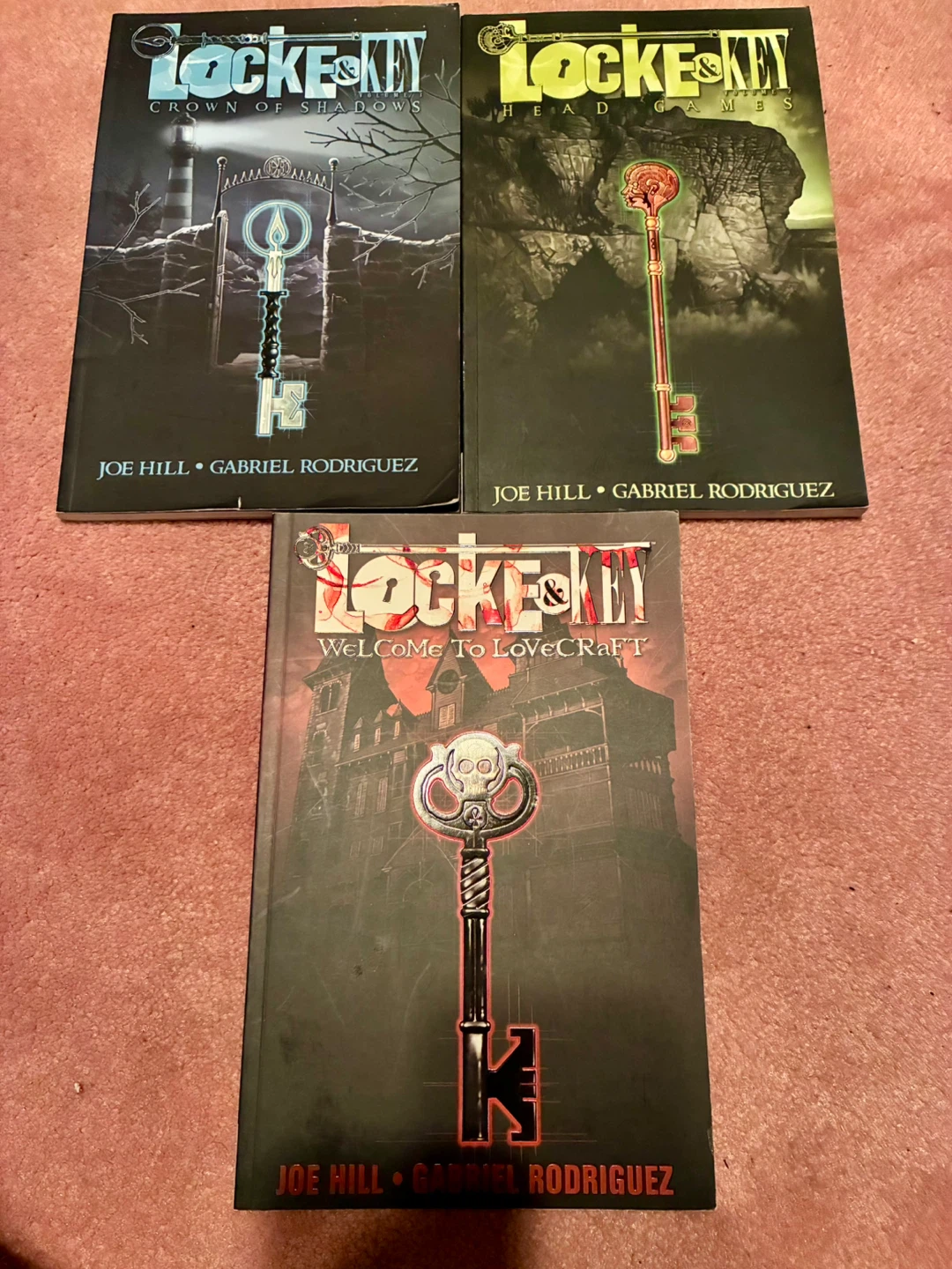 Graphic novels: Locke & Key, Money Shot