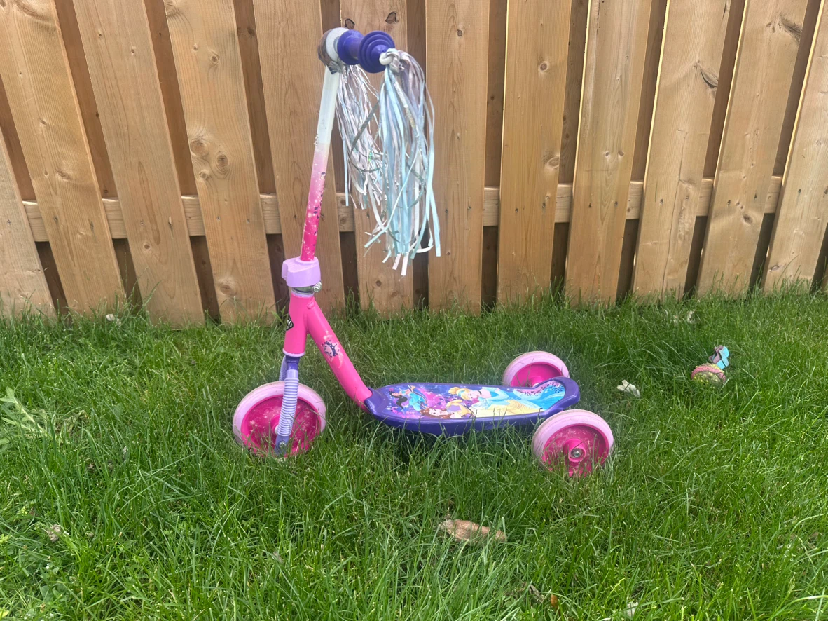 Girls scooter. Age 3-6