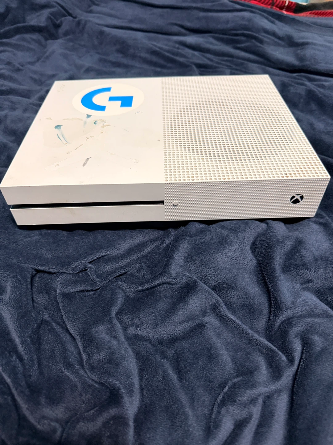 Xbox One S Console 500GB with games and controller