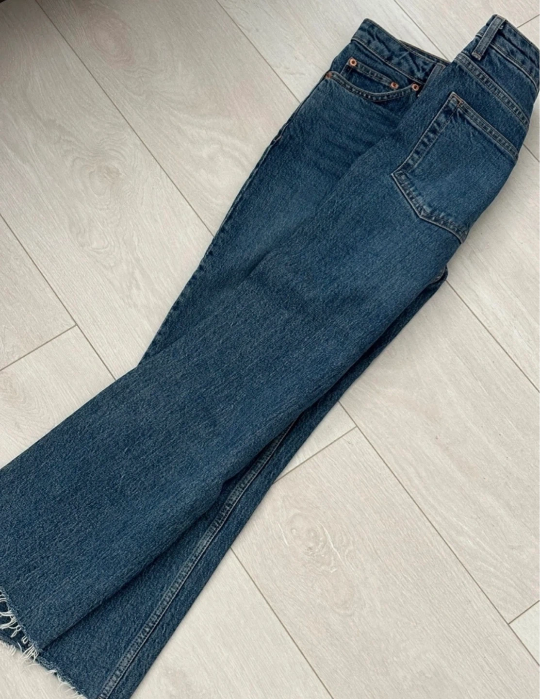 TOPSHOP Straight Leg Jeans