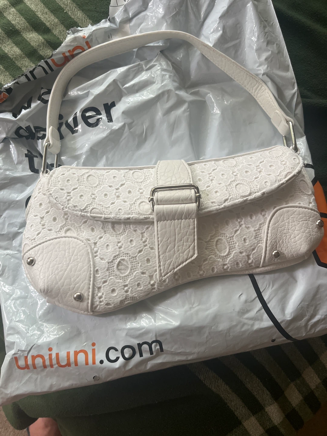 White lace shoulder bag