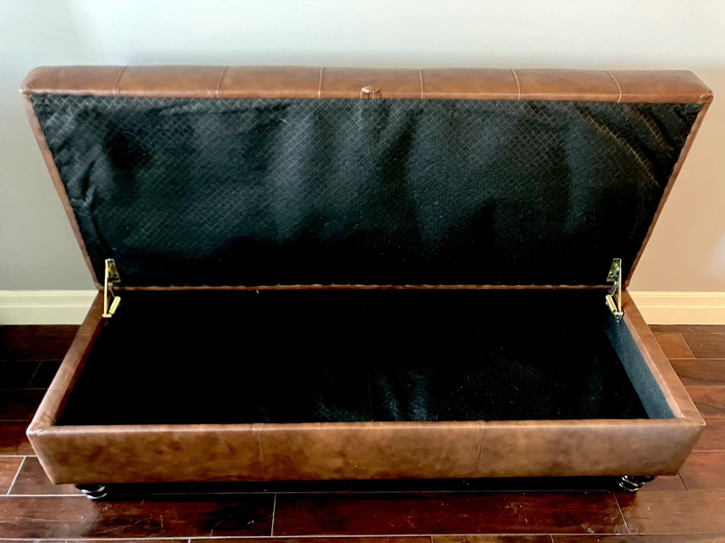 Leather Ottoman / Blanket Box - photo 4