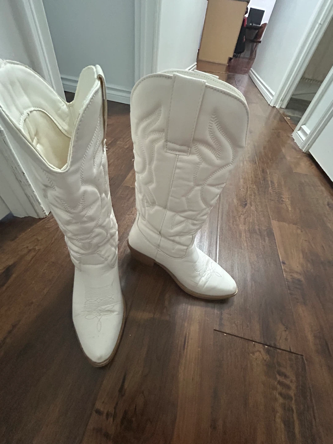White Cowboy Boots Size 7 - photo 2