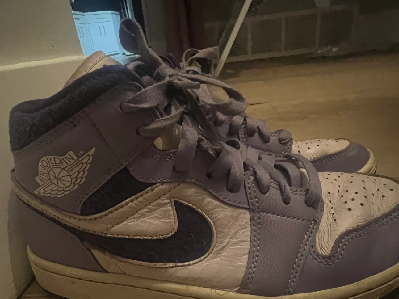 Air Jordan 1 Mid SE Chenille Sky J Light Purple Sneakers - photo 2