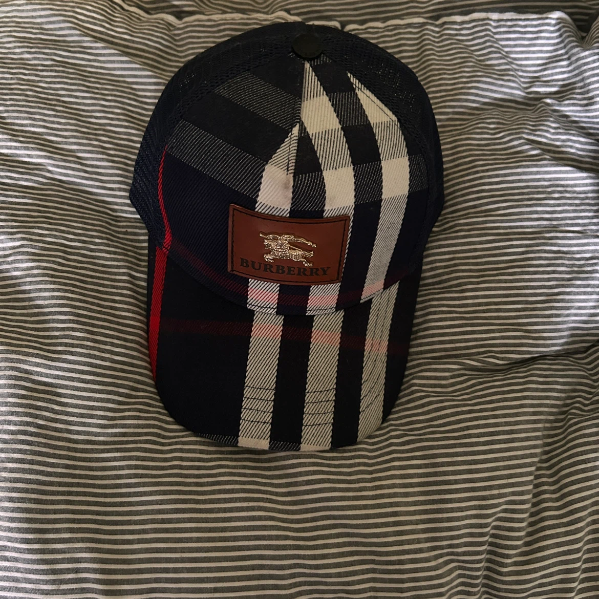 Burberry hat need gone