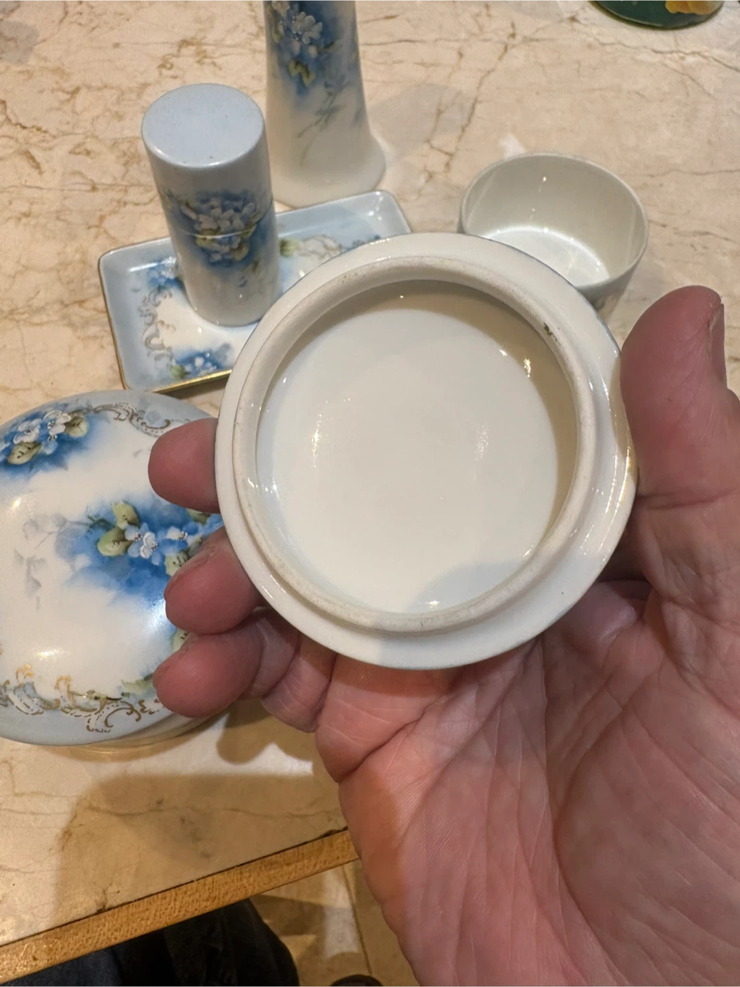 Elite France Porcelain Vanity Set - Floral Design - photo 4