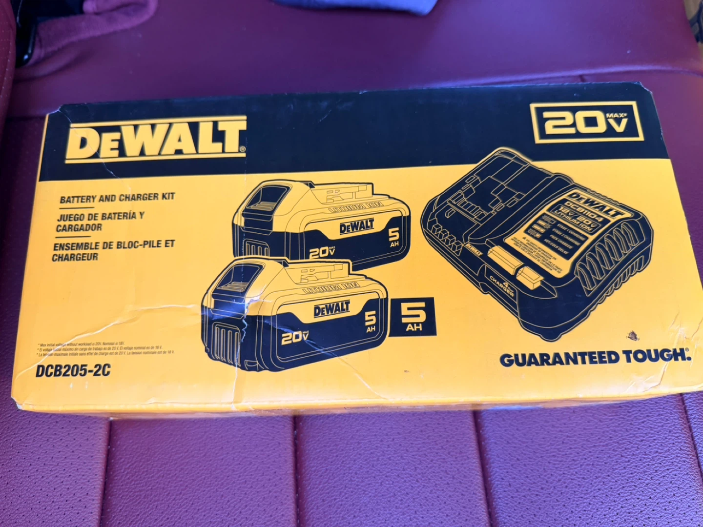 DEWALT 20V MAX Battery and Charger Kit