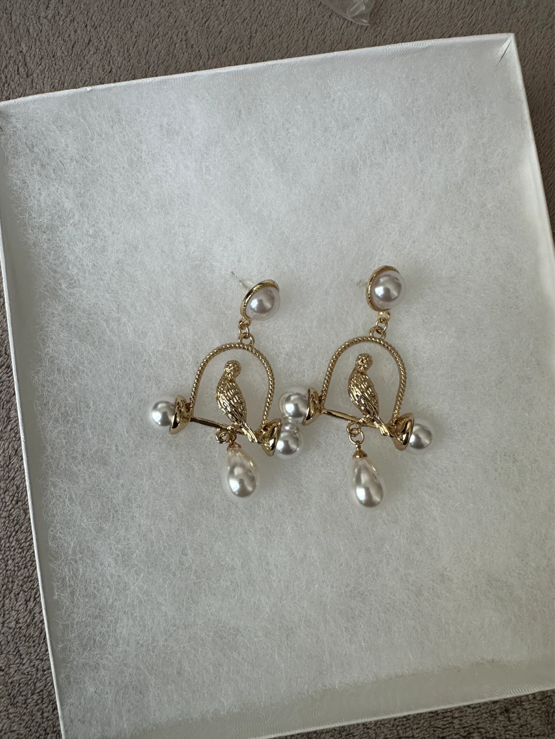 NEW Gold Tone Bird and Pearl Dangle Earrings