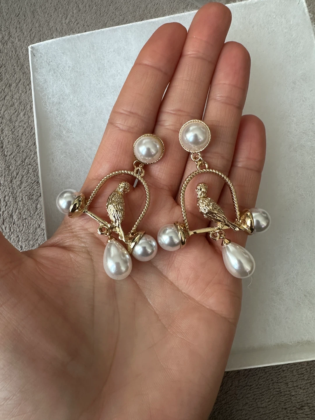 NEW Gold Tone Bird and Pearl Dangle Earrings - photo 2