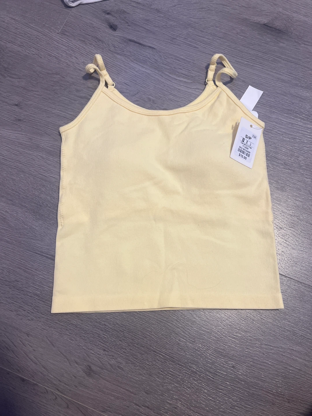 White tube top and yellow tank top - photo 3