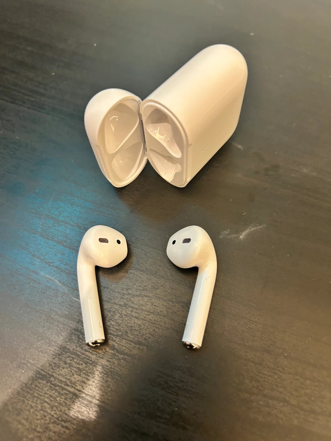 Excellent condition Airpods 1