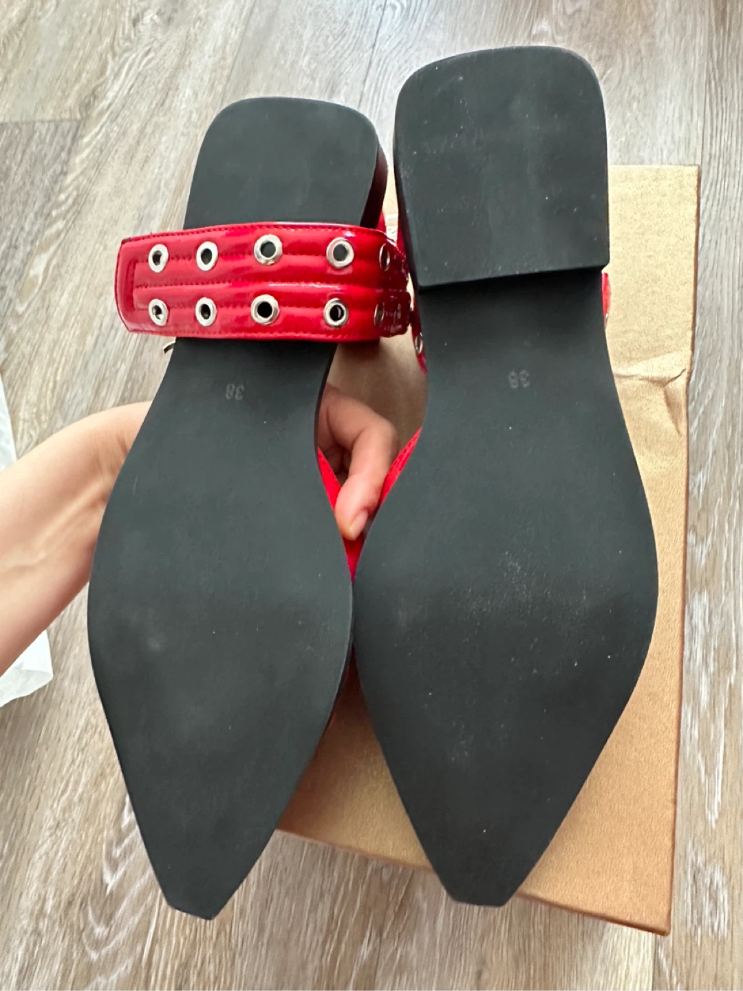NEW Red Pointed Toe Flat Sandals with Buckle - photo 4