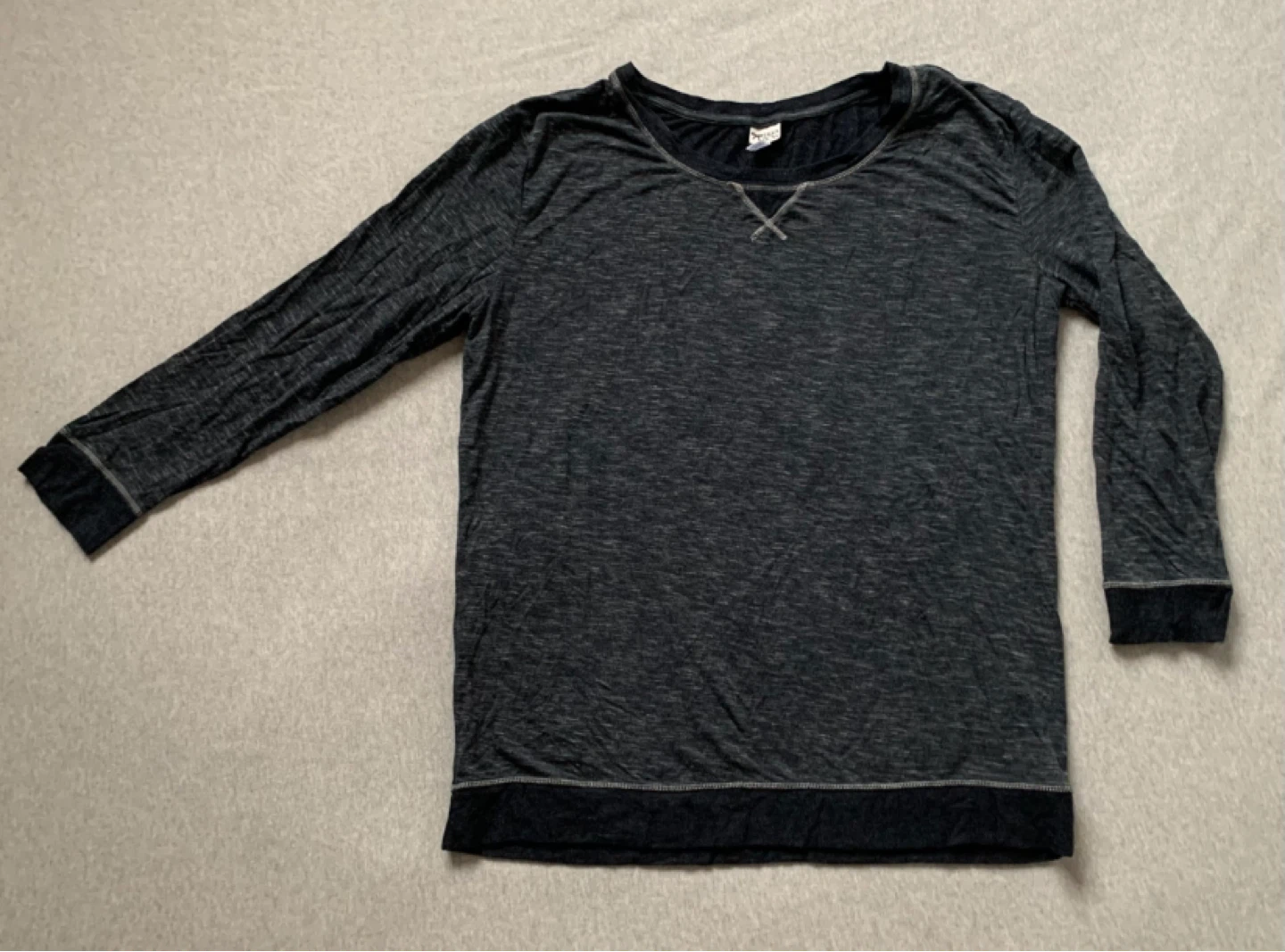 “Black Bow” Brand Long Sleeve Top XXL