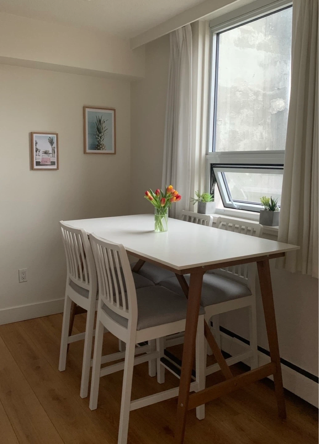 White High-Top Dining Table with 4 Chairs
