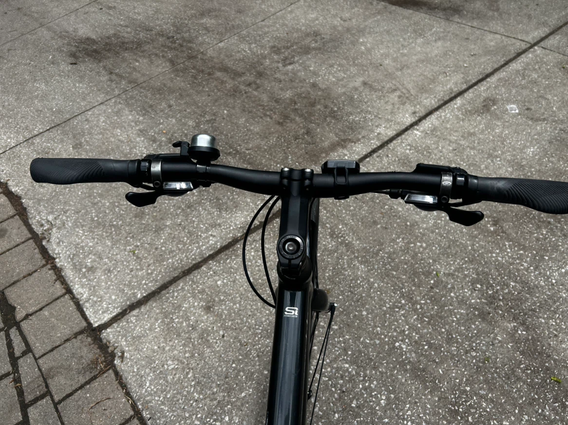Cannondale Hybrid Bike - photo 3