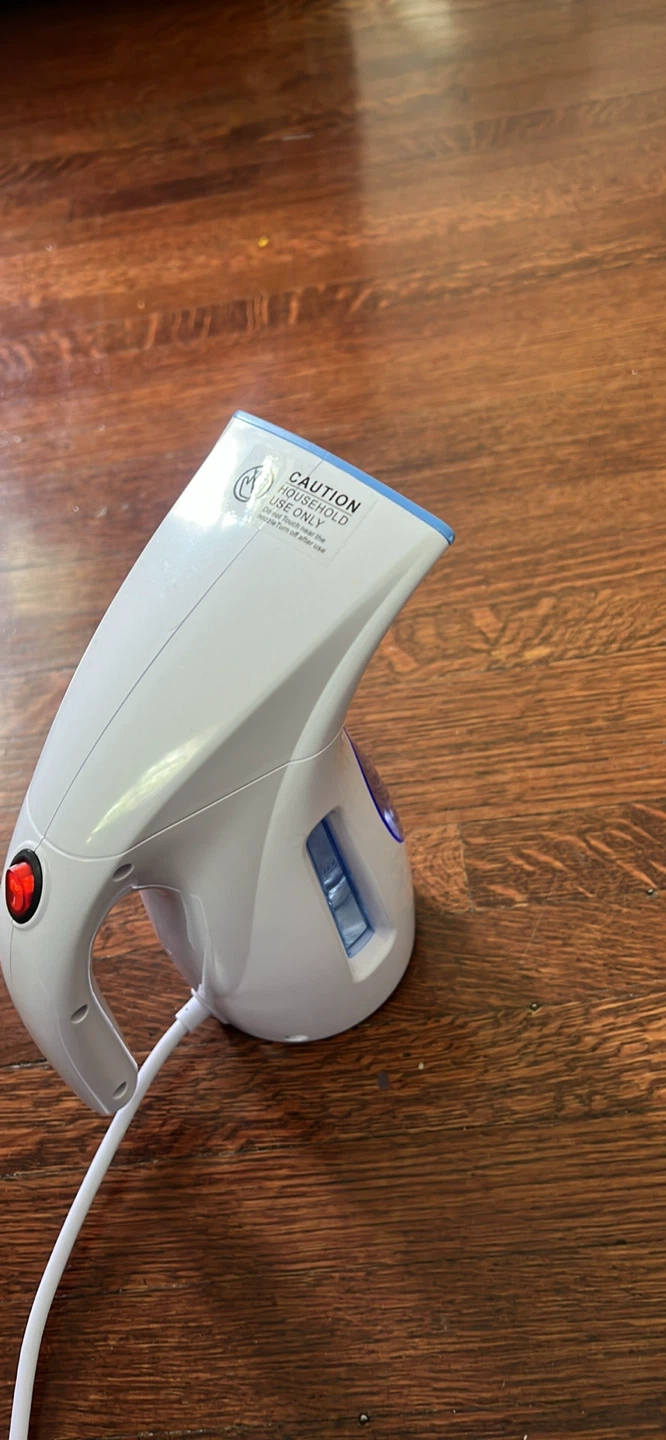 White Portable Fabric Steamer / Lint Remover