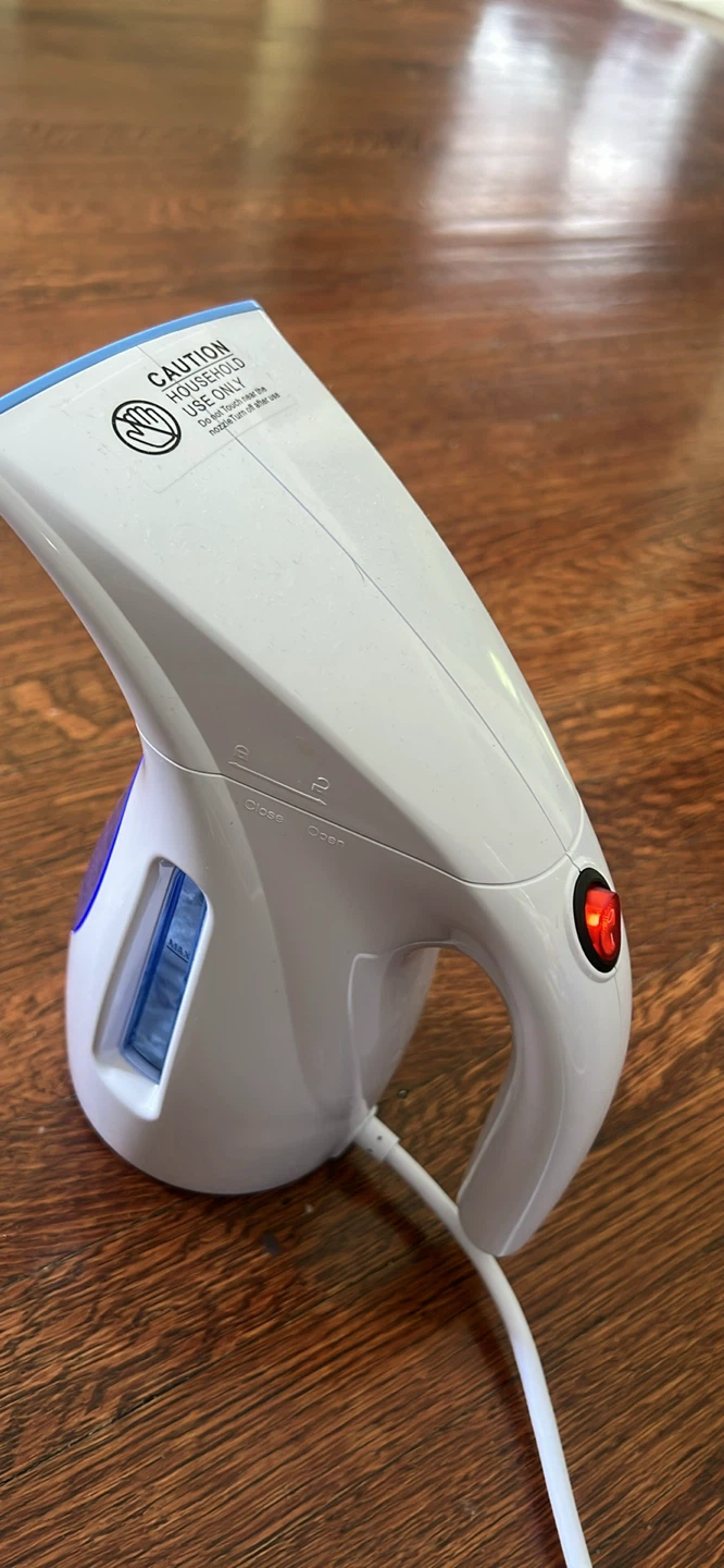 White Portable Fabric Steamer / Lint Remover - photo 2