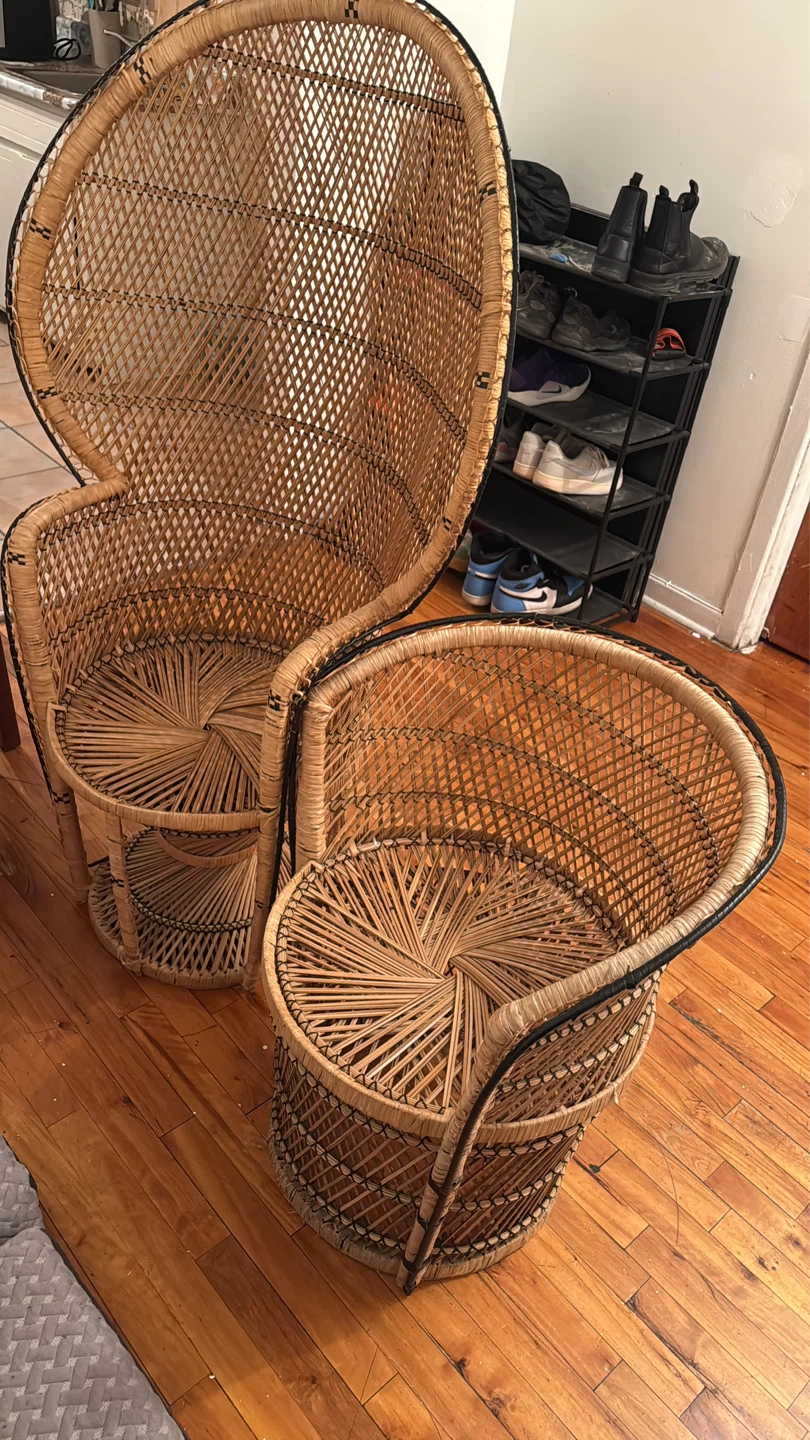 Des chaises en rotin