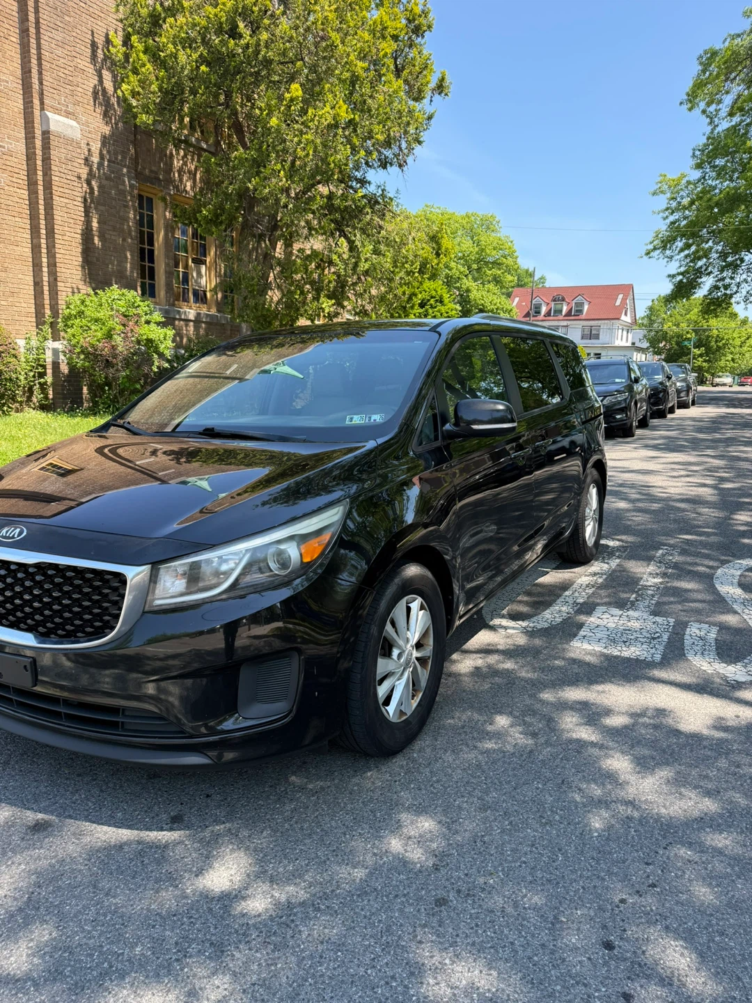 2015  Kia Sedona LX Minivan 142k miles clean title no accident - photo 2