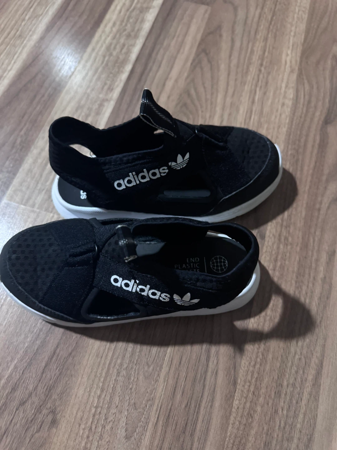 Kids Adidas Black Sandals Sizes US 2 - photo 4