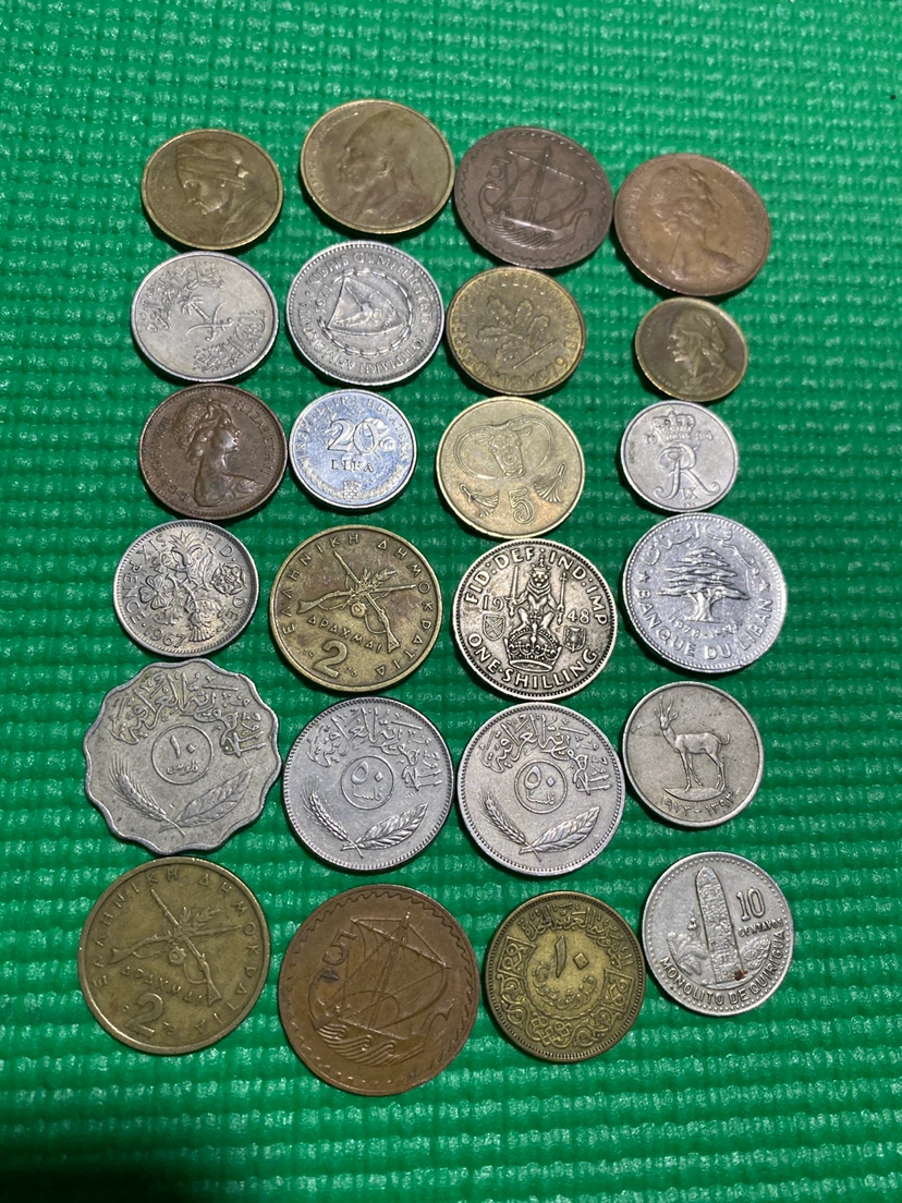 Mixed Collection of World Coins - photo 4