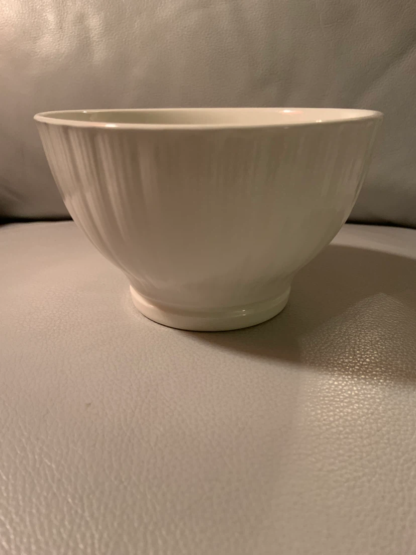 White Stoneware Bowl – Durable & Versatile - photo 3
