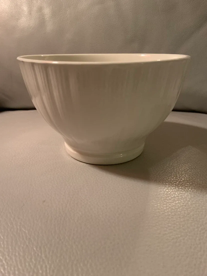 White Stoneware Bowl – Durable & Versatile - photo 3