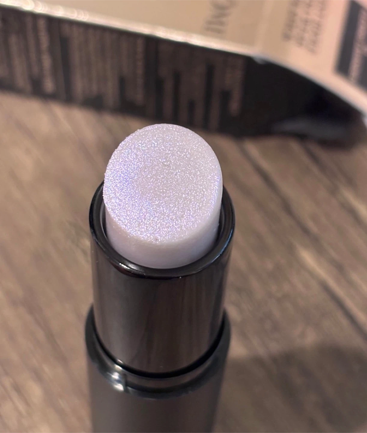 Lancome Teint Idole Ultra Wear Shape Stick 01 Flexing Lavender - photo 2